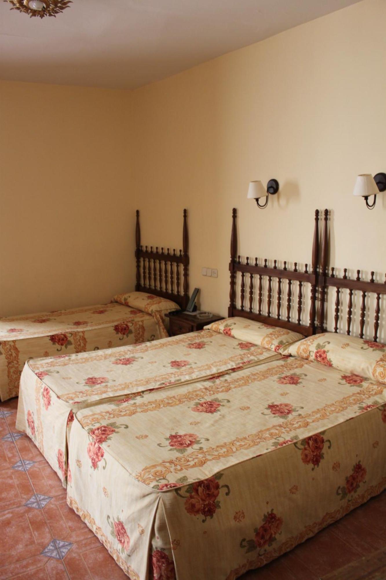 Hotel Rey Nino Ávila Exteriör bild