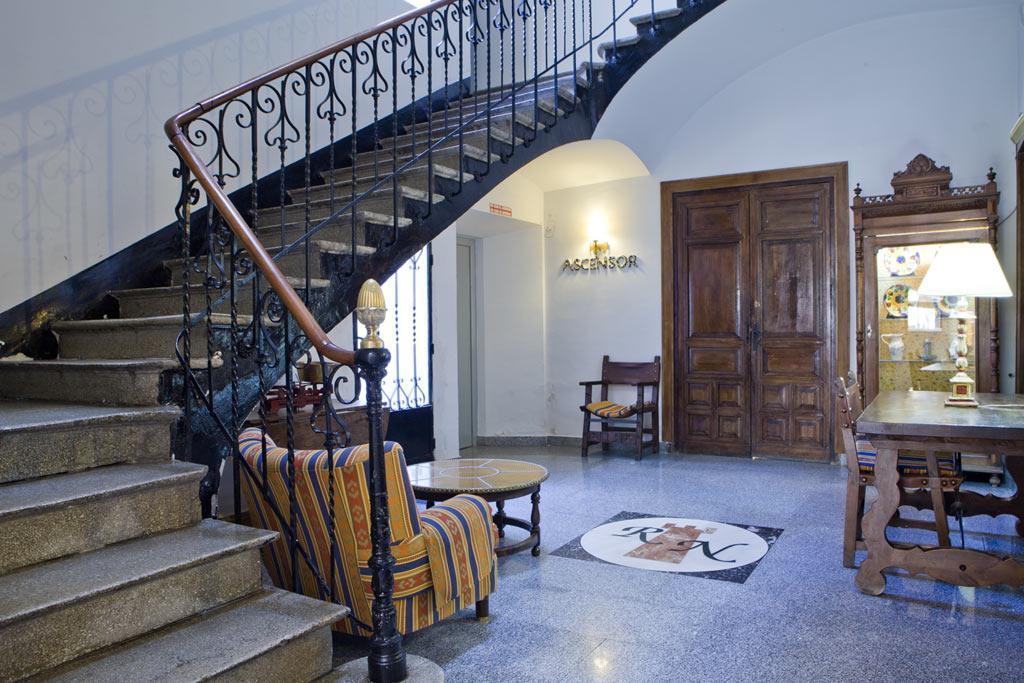 Hotel Rey Nino Ávila Exteriör bild