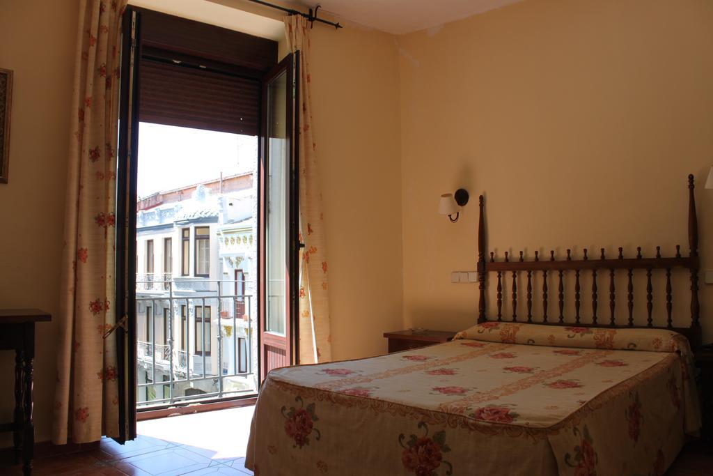 Hotel Rey Nino Ávila Exteriör bild